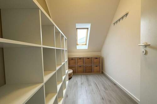 Abstellraum - Kleiderzimmer - 