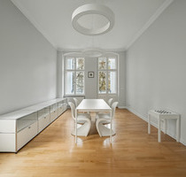 Exklusiver Altbau am Kudamm - 4 Zimmer, Loggia, Fahrstuhl und Tiefgarage - Berlin Charlottenburg