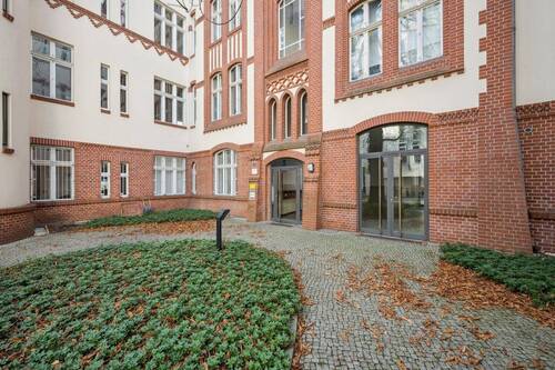 Denkmalgeschützte Fassade - 4 Zimmer Etagenwohnung in Berlin