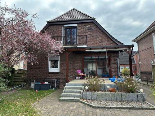 Hausansicht - 4 Zimmer Einfamilienhaus zur Miete in Geesthacht