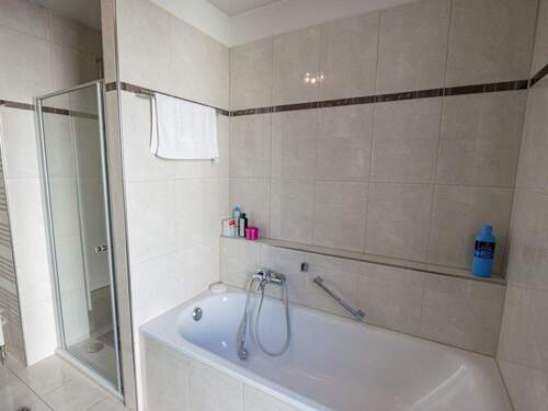 Barrierefreie Dusche und Badewanne - 