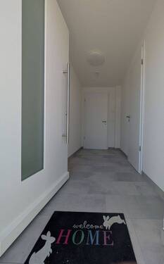 Eingang - 6 Zimmer Doppelhaushälfte zur Miete in Gärtringen