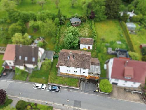Luftbild markiert - 8 Zimmer Einfamilienhaus zum Kaufen in Ahorn