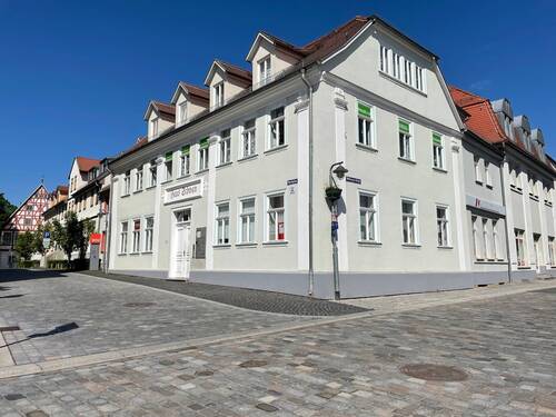 Außenansicht - *Lichtdurchflutete & geräumige Gewerbefläche direkt am Markt* im Haus Schwan *