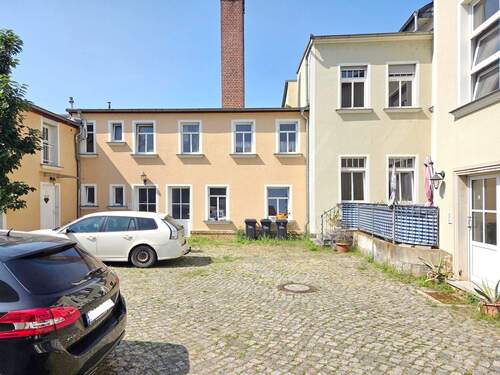 Seitengebaude Stellplatze - 