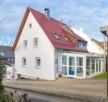 Doppelhaushälfte in ruhiger Lage mit Wintergarten und Carport - Pforzheim Huchenfeld