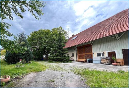Hofbereich - Einfamilienhaus mit 130,10 m&sup2; in Mengen / Rosna zum Kaufen