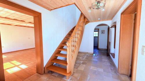 Diele - 6 Zimmer Einfamilienhaus zum Kaufen in Mettenheim