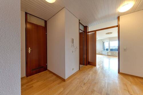 Diele - 3 Zimmer Etagenwohnung zum Kaufen in Böblingen
