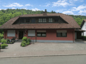 Aussenansicht - Gepflegtes Mehrfamilienhaus mit 4 Einheiten und solider Jahreskaltmiete