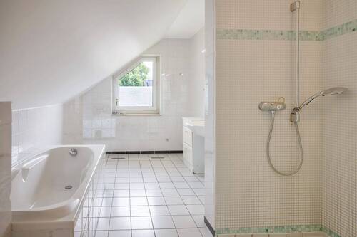 Badezimmer Dachgeschoss - 