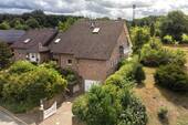 Außenansicht Straßenseite - Komfort, Vielfalt und Flexibilität - Großzügiges Anwesen in Brüggen am Niederrhein