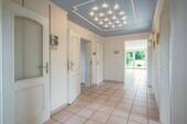 Flur Erdgeschoss - Mehrfamilienhaus, Wohnhaus mit 205,00 m² in Brüggen zum Kaufen