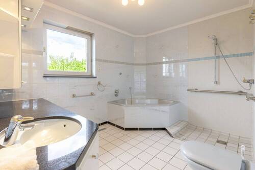 Badezimmer Erdgeschoss - 