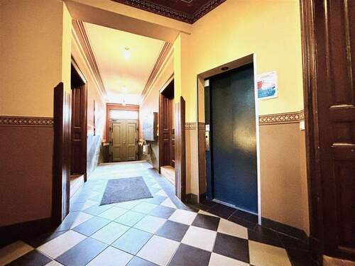 Hauseingang - Etagenwohnung mit 72,60 m² in Leipzig zur Miete