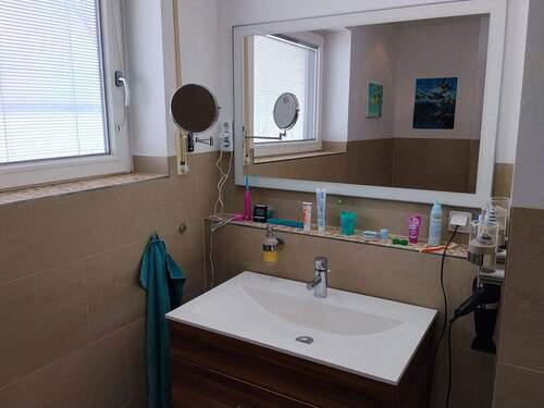 Badezimmer mit Regendusche - 