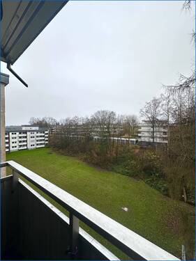 Balkon Blick - 3 Zimmer Etagenwohnung zum Kaufen in Konstanz