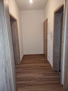 Flur - 2 Zimmer Etagenwohnung zur Miete in Crimmitschau