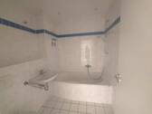 Bad 2 - 1 Zimmer Etagenwohnung in Gera