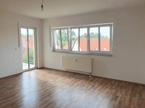 Wohn-/Esszimmer - 4 Zimmer Etagenwohnung zur Miete in Maxhütte-Haidhof