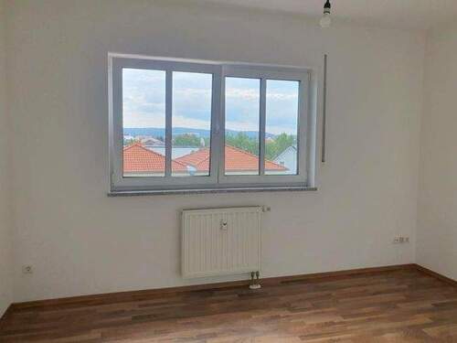 weiteres Zimmer mit ca. 11 qm - 