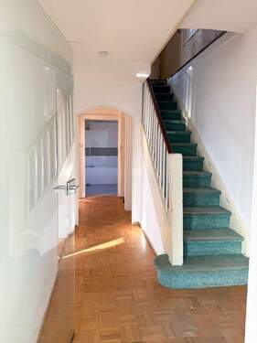 Flur - Einfamilienhaus mit 161,50 m&sup2; in Pforzheim zum Kaufen