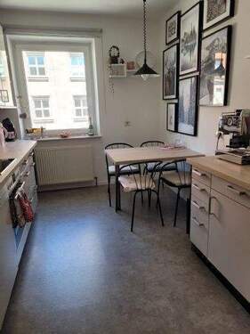 Küche mit Essbereich ähnlich - Etagenwohnung in Nürnberg zum Kaufen