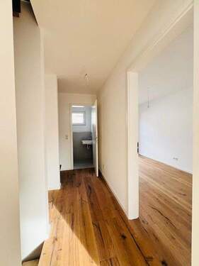 Flur 1. OG - Reihenmittelhaus mit 109,30 m&sup2; in Mainz zum Kaufen