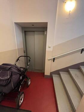 Fahrstuhl - Mehrfamilienhaus, Wohnhaus in Dresden / Weißer Hirsch