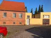 Vorderansicht - Wohnhaus mit Tischlereiwerkstatt