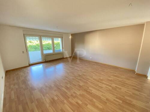 Wohnzimmer... - 3 Zimmer Etagenwohnung zum Kaufen in Achern