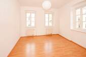 Wohnzimmer - 2 Zimmer Etagenwohnung in Dresden