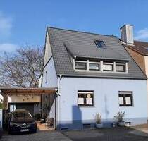 Bachem, attraktive Lage, Einfamilienhaus mit großem Garten, 4 Zimmer, EBK, Terrasse, Garage, Keller - Frechen