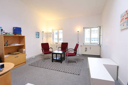 Büroraum 3 - Zentrale Büroetage im Dachgeschoss - vielseitig nutzbar, gepflegt