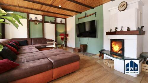 Gemütliche Stunden - 7 Zimmer Einfamilienhaus in Klinken