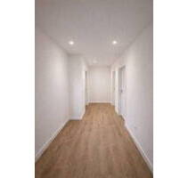 KfW-70 saniert: Moderne 3-Zimmer-Wohnung mit eigenem Eingang - Ahnatal-Weimar