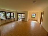 Wohn- und Essbereich - Schöner Platz im Grünen - 920,00 EUR Kaltmiete, ca.  83,00 m² Wohnfläche