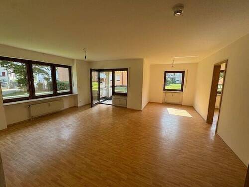 Wohn- und Essbereich - Schöner Platz im Grünen - 920,00 EUR Kaltmiete, ca.  83,00 m² Wohnfläche