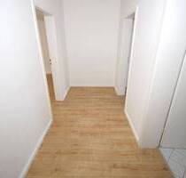 Denkmalschutz - 4-Zimmerwohnung mit Balkon in ruhiger Seitenstraße in Leipzig, Anger-Crottendorf