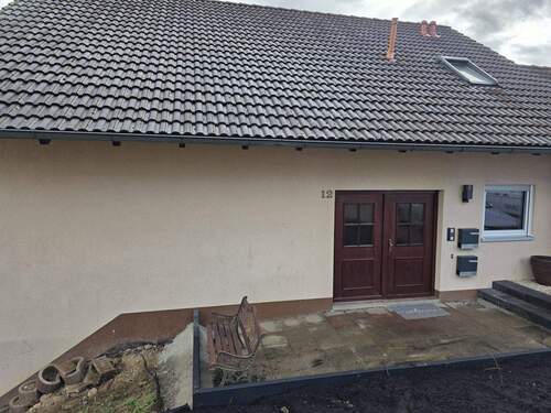 Hauszugang - 3 Zimmer Etagenwohnung zur Miete in Schliengen