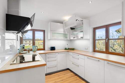 Hochwertige Einbauküche (1.OG) - 