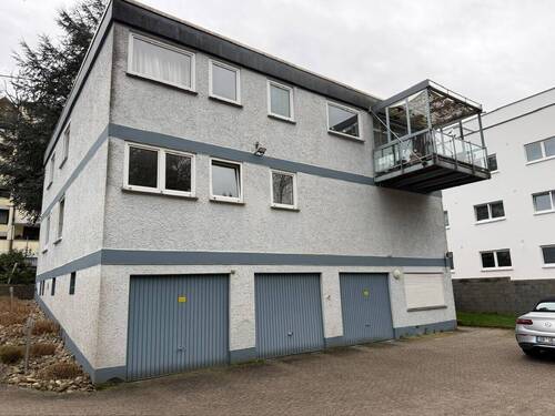 Rückansicht - Moderne Praxisräume in beliebter Lage von Saarbrücken mit Garage und Stellplätzen