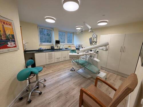 Behandlungszimmer - 6 Zimmer Büro in Saarbrücken