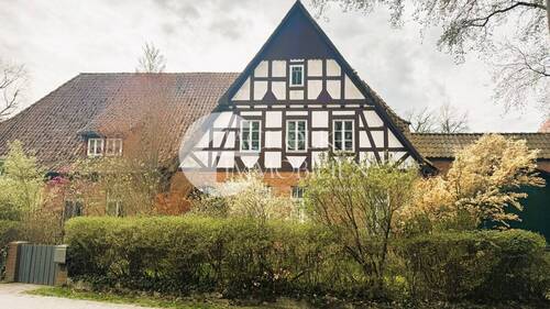 Frontansicht - 9 Zimmer Mehrfamilienhaus, Wohnhaus in Hankensbüttel / Emmen