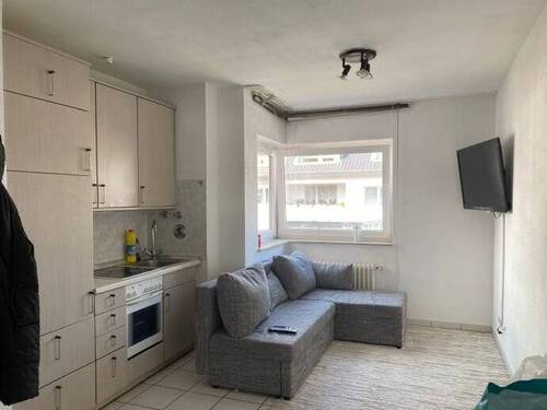 Bild 4 - ***Teil-Möbliertes Appartement, Singleküche, Badezimmer mit Dusche***