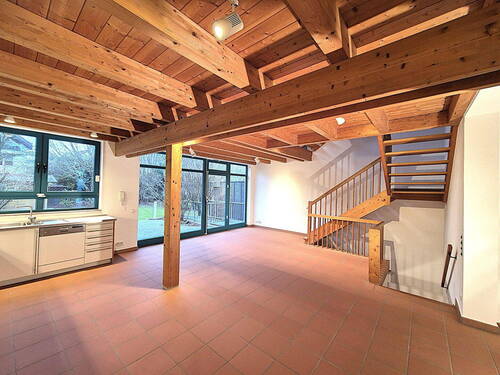 1_Wohn-Essbereich - Frankfurt-Süd, außergewöhnliches schönes Haus mit großem Garten, Garage, EBK und Sauna.