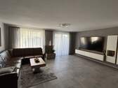 Wohnzimmer - 5 Zimmer Reihenmittelhaus zum Kaufen in Heroldsberg