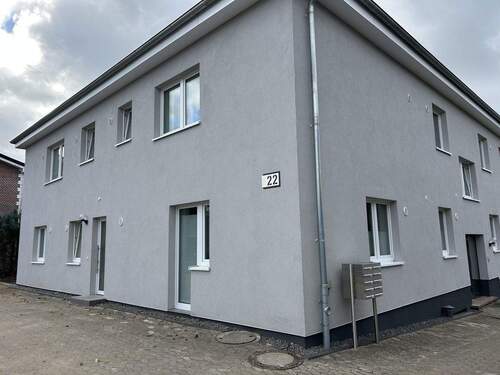 Hausfront - 1 Zimmer Etagenwohnung zur Miete in Schacht-Audorf