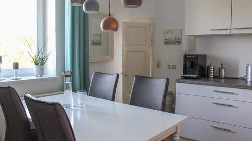 Küche mit Abstellkammer - 