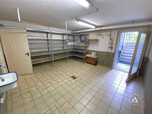 Keller mit Zugang Garten - 